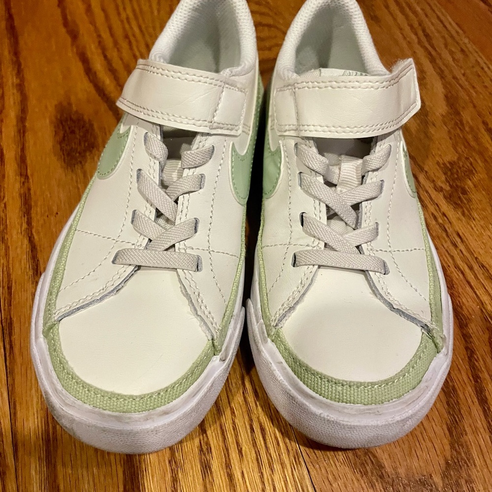 Nike Kids Leather White & Light Green Low-Top Sneakers with Velcro Strap
